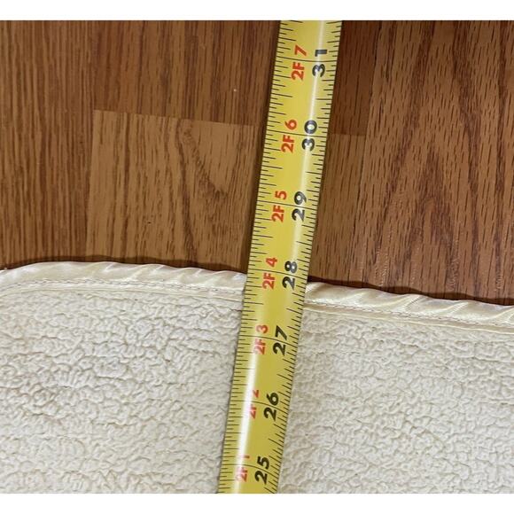 Vintage Baby Looney Tunes Tweety Bird Blanket Yellow Satin Edge Embroidered READ - Picture 10 of 10